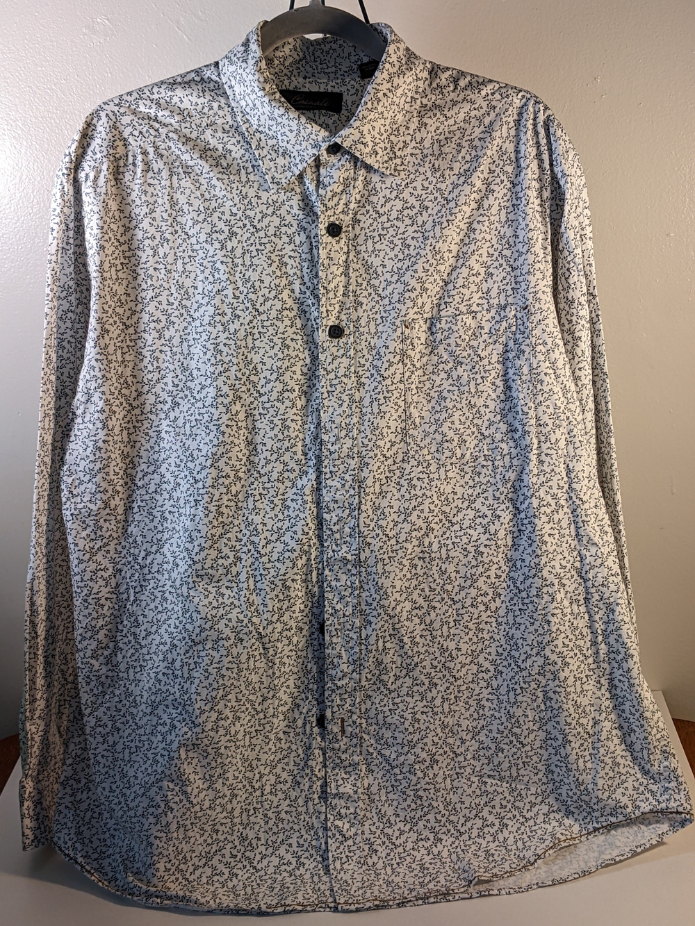 Roundtree & Yorke White Button-Up Shirt with Navy Micro Print. Size L.